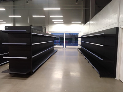 Automaailm autovaruosadu-butikk i Rakvere, Estland